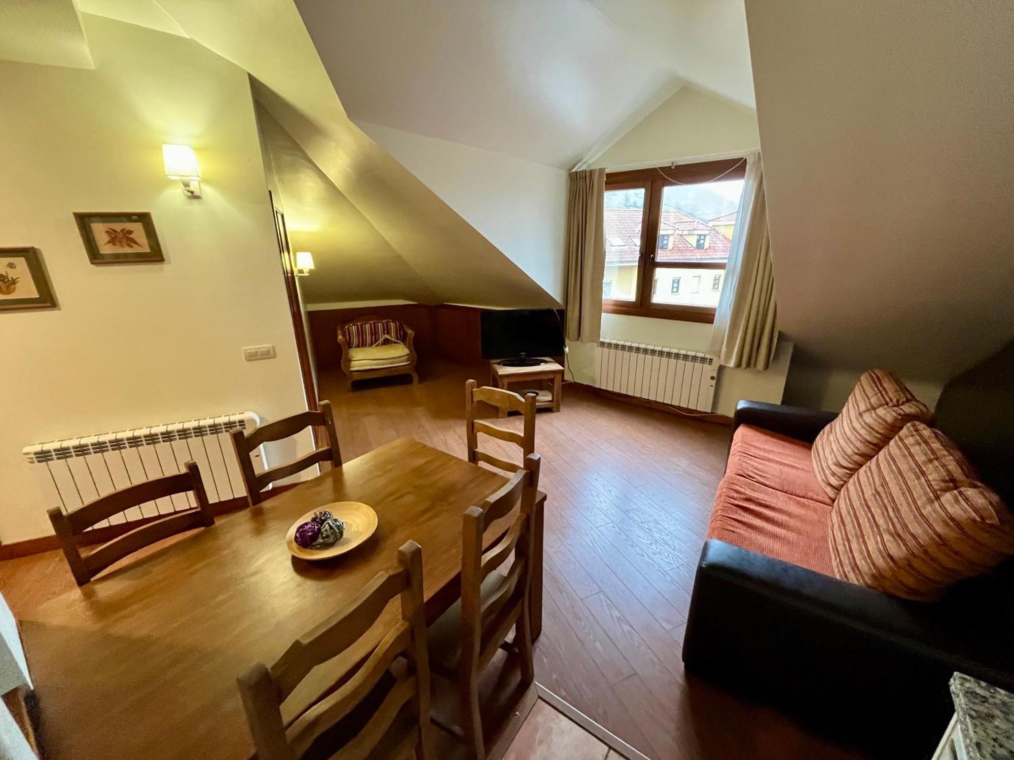 Aparthotel Lotila Flats Cuirgu à Felechosa Extérieur photo